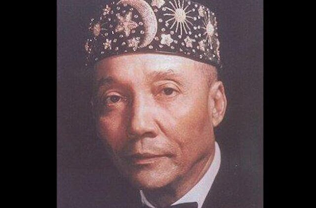 (The Honorable Elijah Muhammad: A Plain Warner Raised By God For Us)